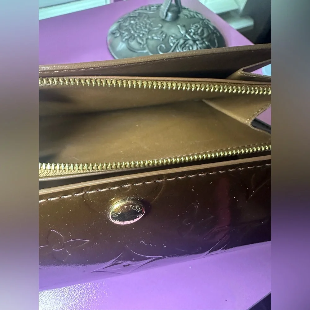 LV wallet ONLY - Picture 7 of 13